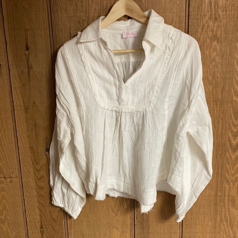 Pink Lily crape feel white beachy with ruffle detail popover top women’s size S